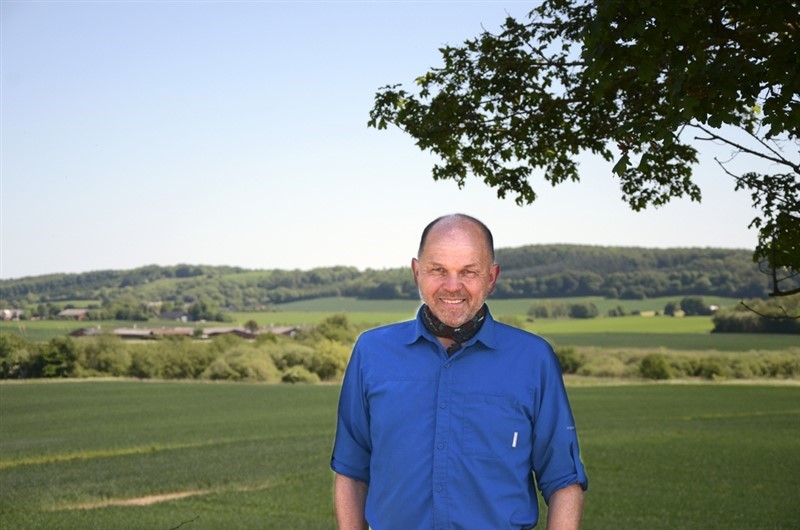 LANDBRUGET ER FOR SPECIALISTER, MENER CHARLES KASTBERG. ALLIGEVEL HAR HAN KASTET SIG HOVEDKULS UD I ERHVERVET.